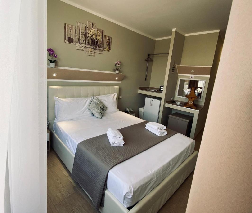 Atico Hotel Desenzano del Garda Exterior photo
