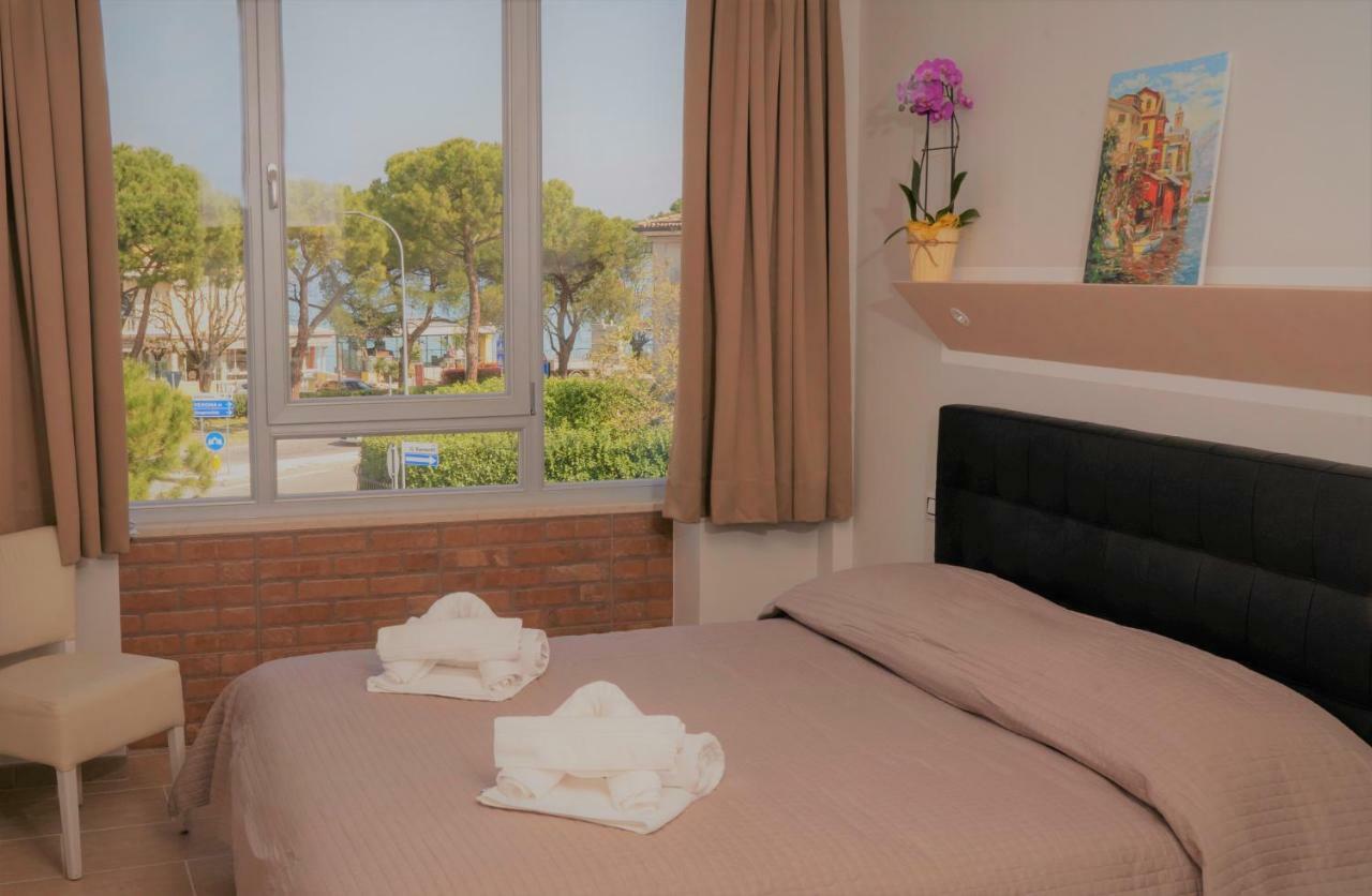 Atico Hotel Desenzano del Garda Exterior photo